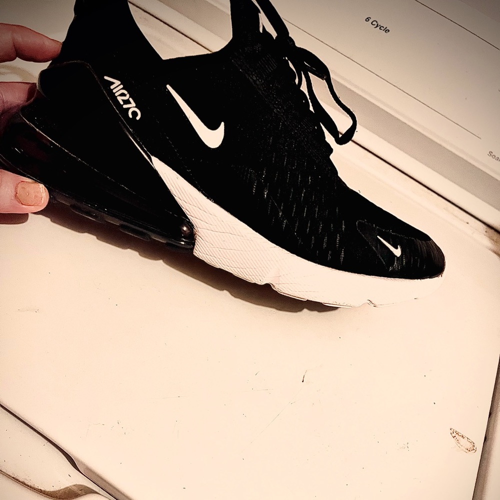 Womens Nike 270